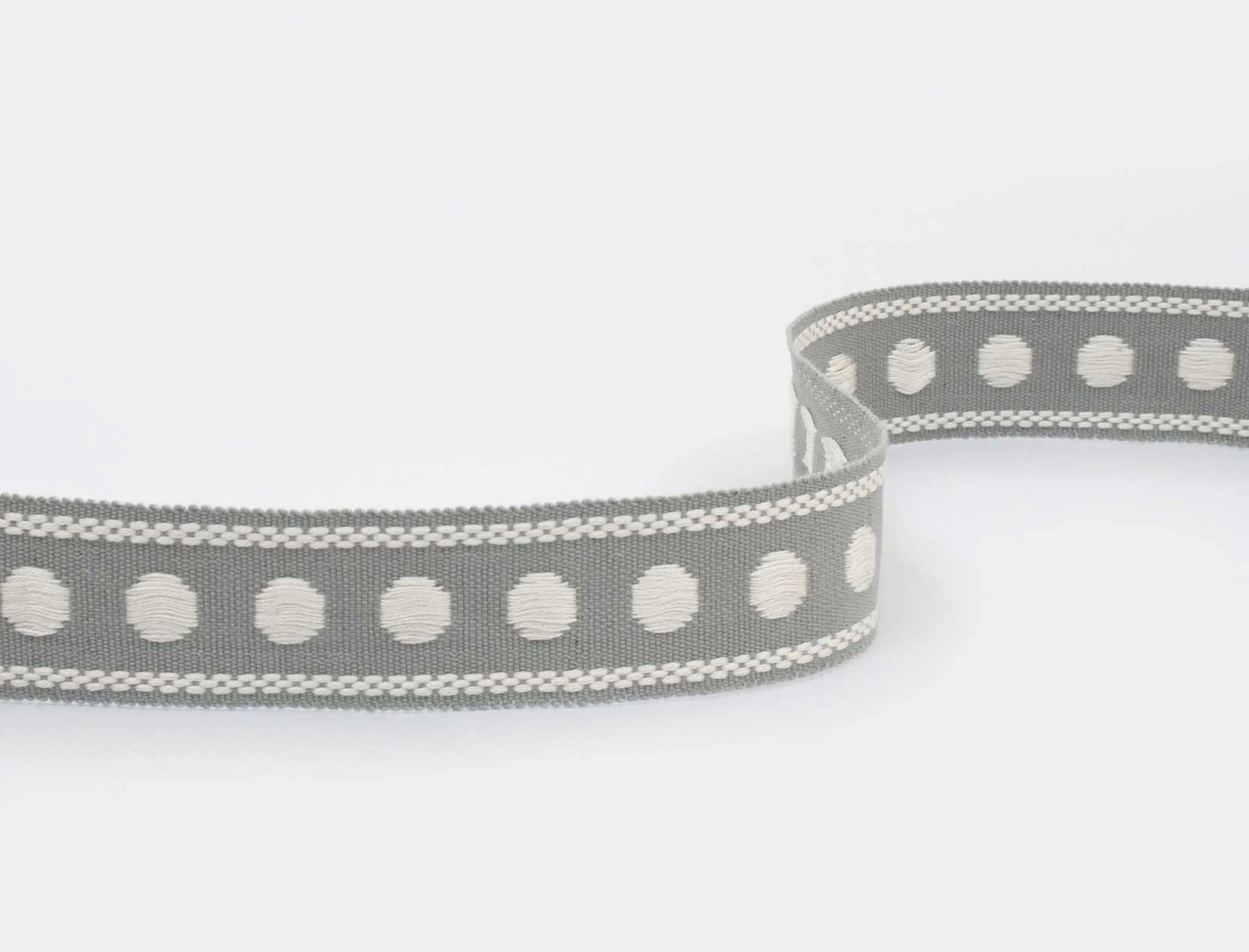 passamaneria con motivo polka dot