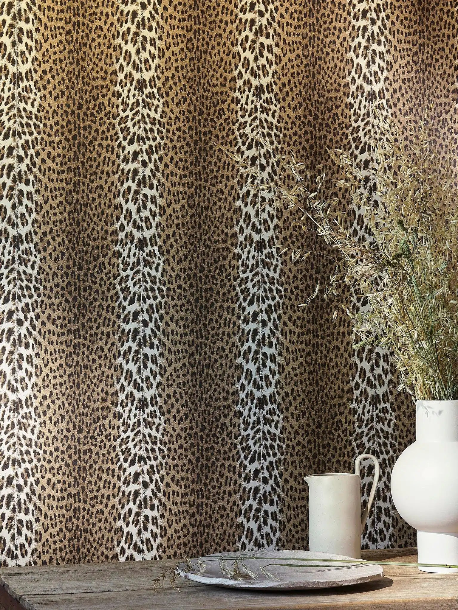 Carta da parati animalier Panthera Pierre Frey.