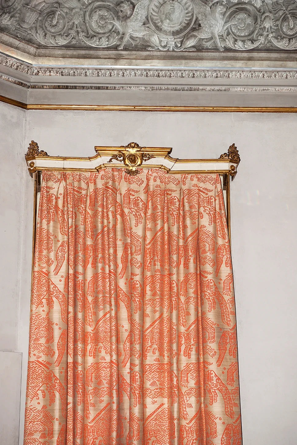 Dedar Tiger Silk tessuto ambientazione